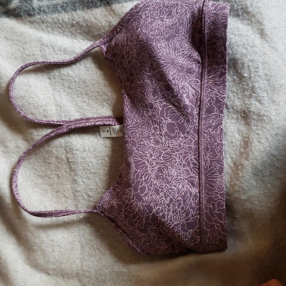 Lululemon Y Nulu light support bra